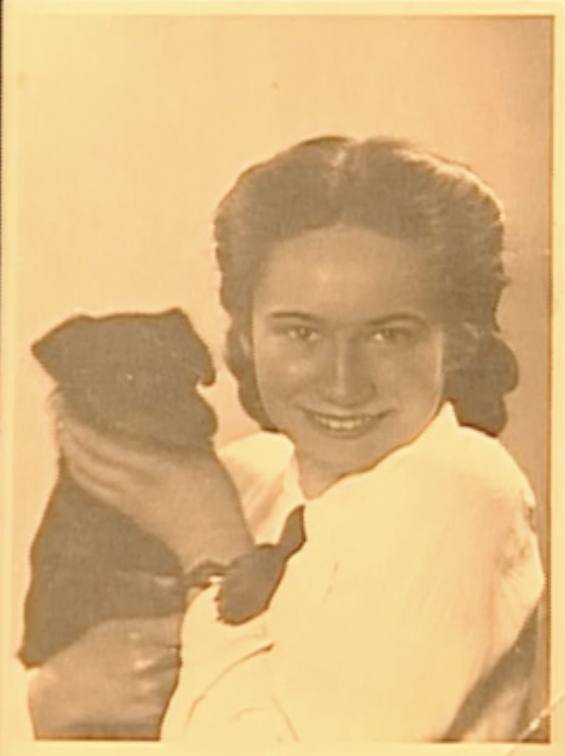 Edyta Greifinger — późniejsza Edith Millman — w roku 1938, w ostatnim spokojnym lecie. Ze zbiorów rodzinnych.