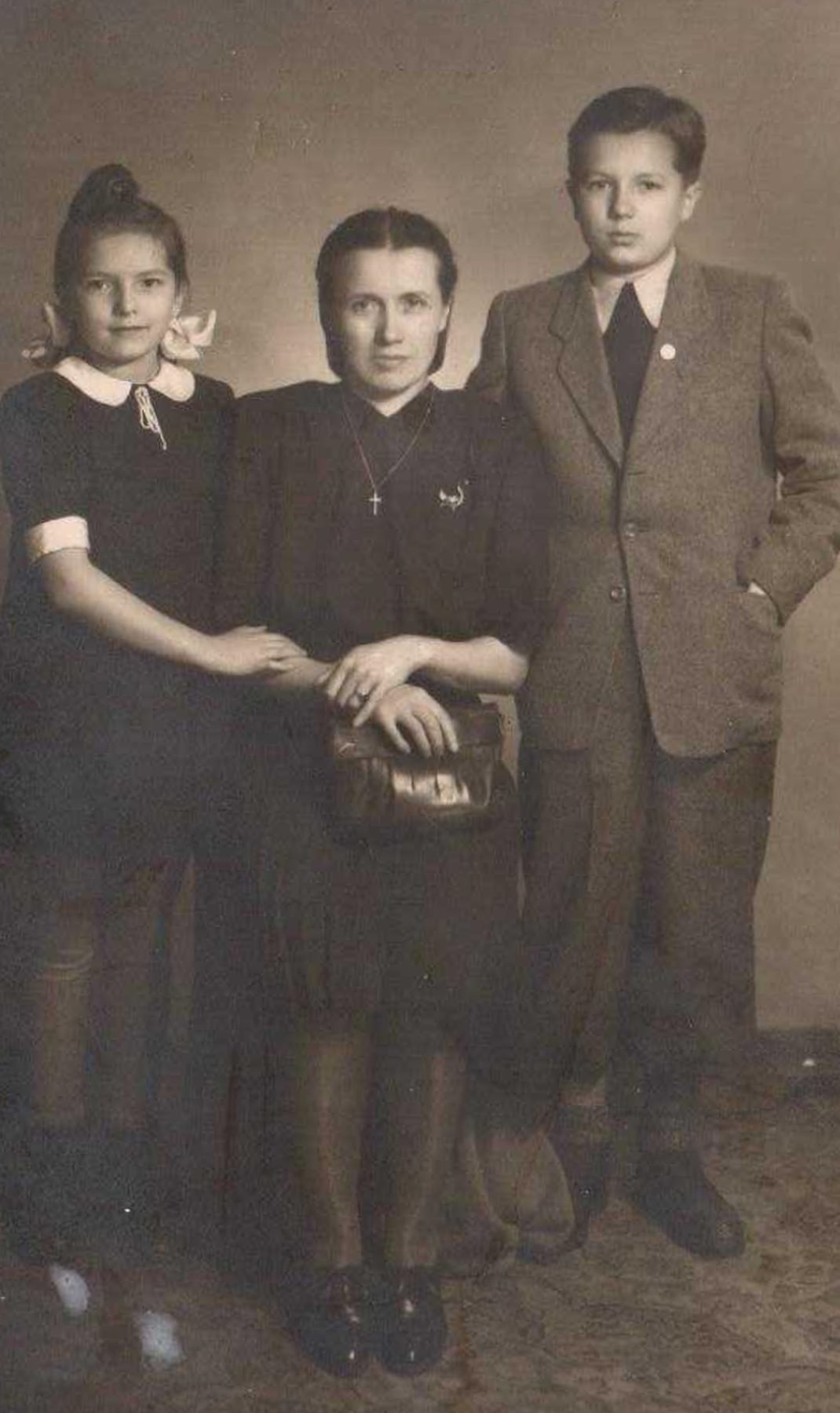 Natalia with the children — Irena Zofia and Tadeusz Stanisław. The beginning of the 1950s, on Złota again. From a private collection.