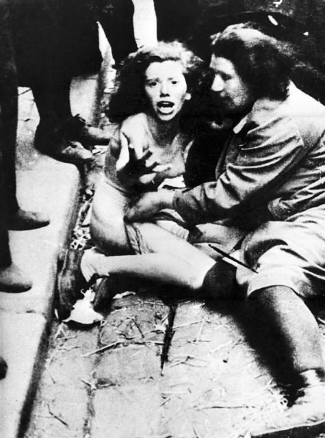 Żydówki maltretowane we Lwowie przez ukraińskie bojówki w lipcu 1941 roku
