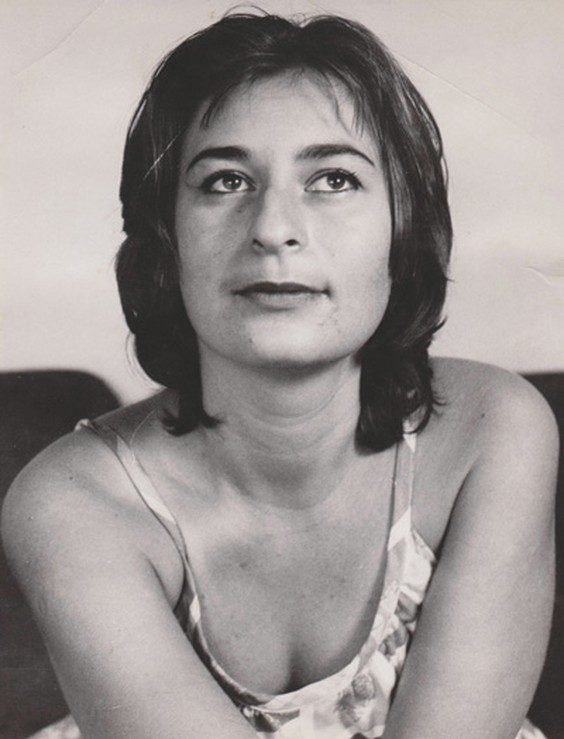 Anna (Annette) Singer — najstarsza córka z lokalu nr 15, jedyna z rodziny, która opowiedziała tę historię. Montreal, lata pięćdziesiąte. Ze zbiorów spadkobierców Annette Singer.