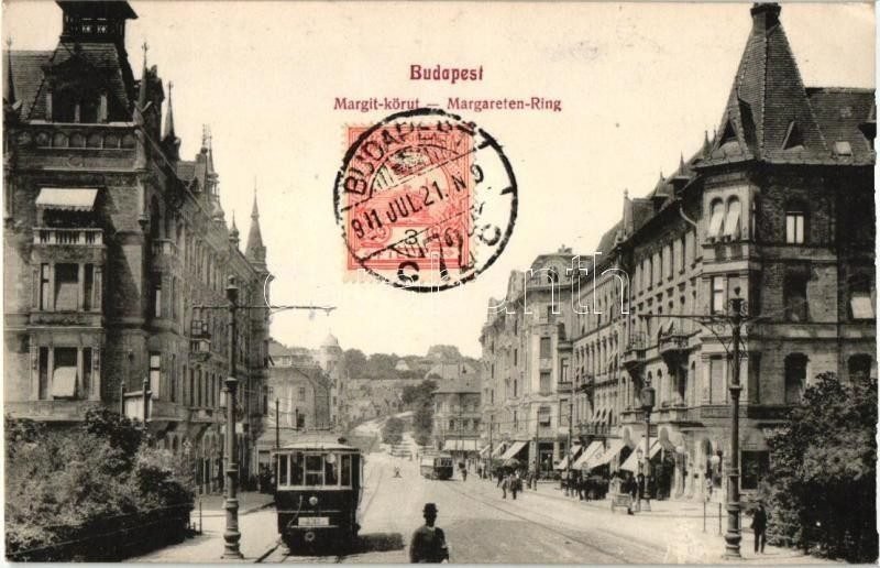 Sari's home — Margit körút 2 (on the left). Photograph from 1921.